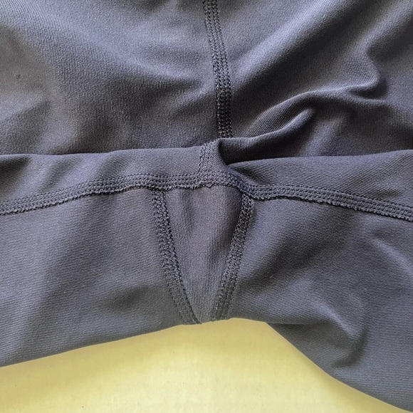 Lucy Tech Athletic Capris Navy Purple Size Medium - Picture 2 of 10